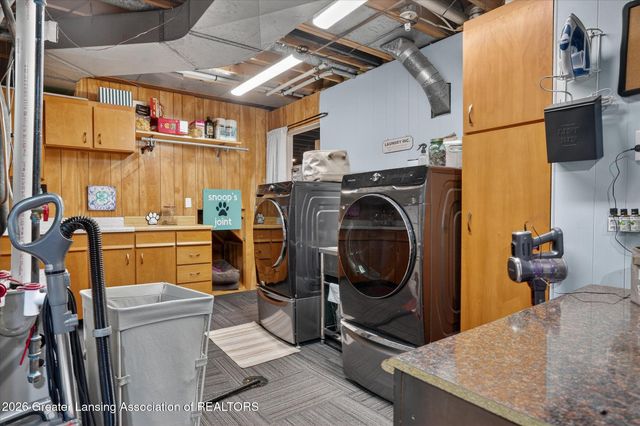 1800-1810 S Foxcroft Road, East Lansing, MI 48823