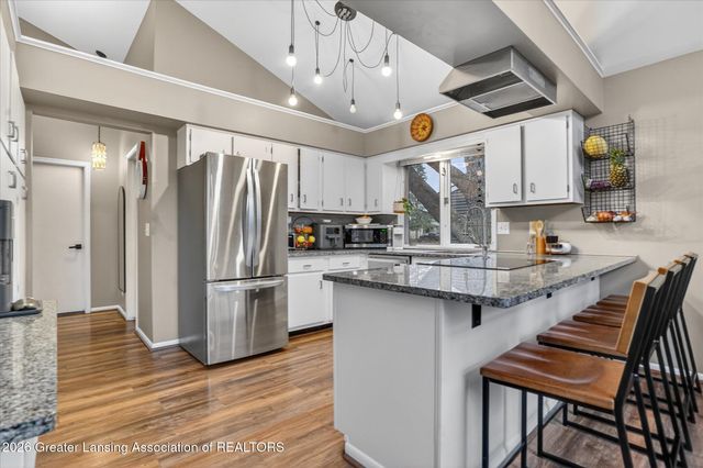 1800-1810 S Foxcroft Road, East Lansing, MI 48823