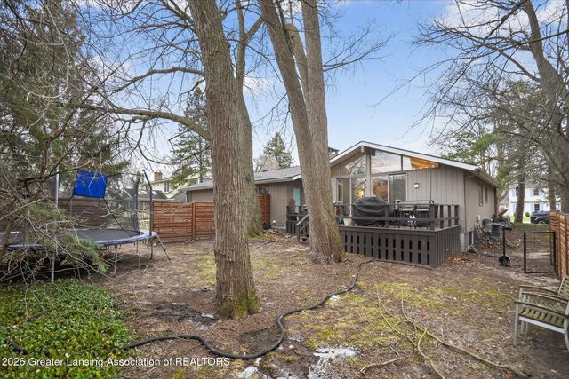 1800-1810 S Foxcroft Road, East Lansing, MI 48823