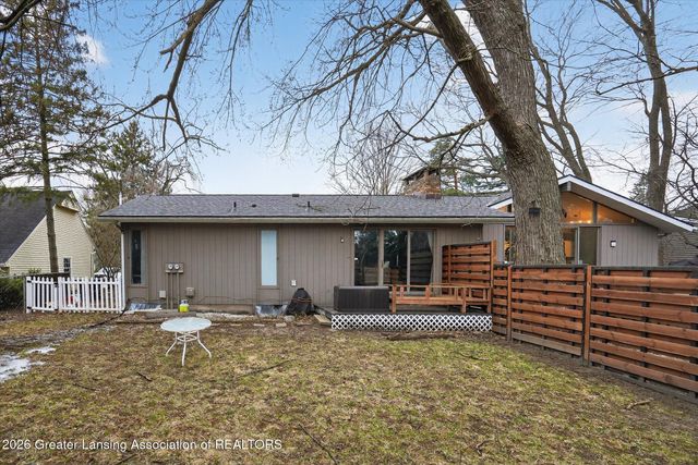 1800-1810 S Foxcroft Road, East Lansing, MI 48823