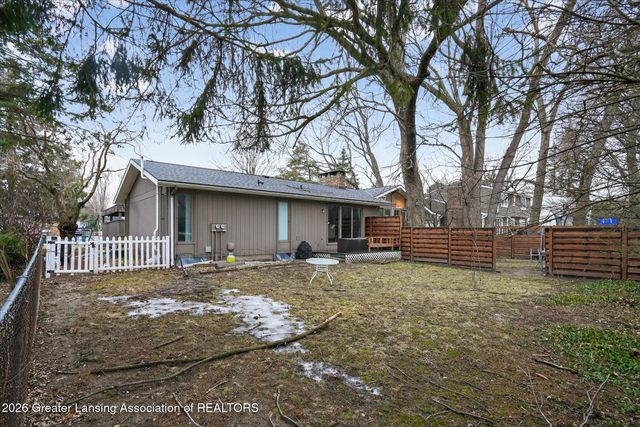 1800-1810 S Foxcroft Road, East Lansing, MI 48823