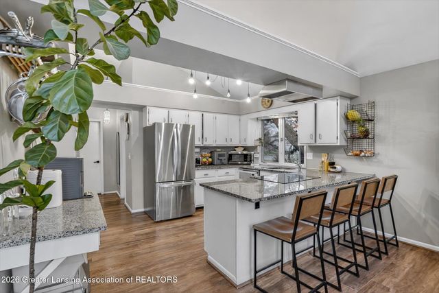 1800-1810 S Foxcroft Road, East Lansing, MI 48823