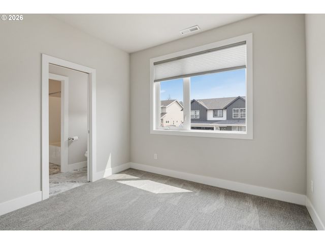 16378 HUNTER Ave, Oregon City, OR 97045