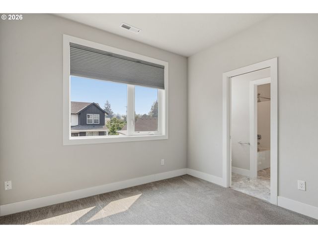 16378 HUNTER Ave, Oregon City, OR 97045