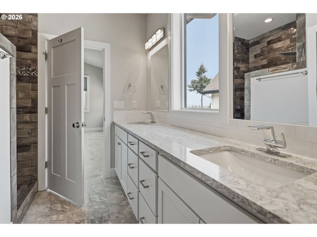 16378 HUNTER Ave, Oregon City, OR 97045