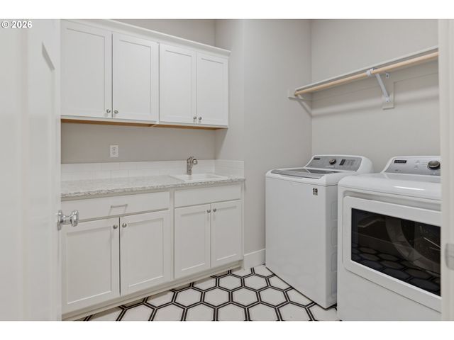 16378 HUNTER Ave, Oregon City, OR 97045