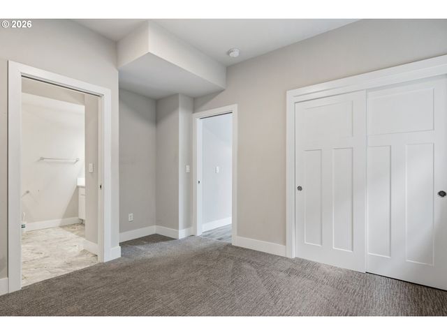 16378 HUNTER Ave, Oregon City, OR 97045