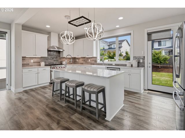 16378 HUNTER Ave, Oregon City, OR 97045