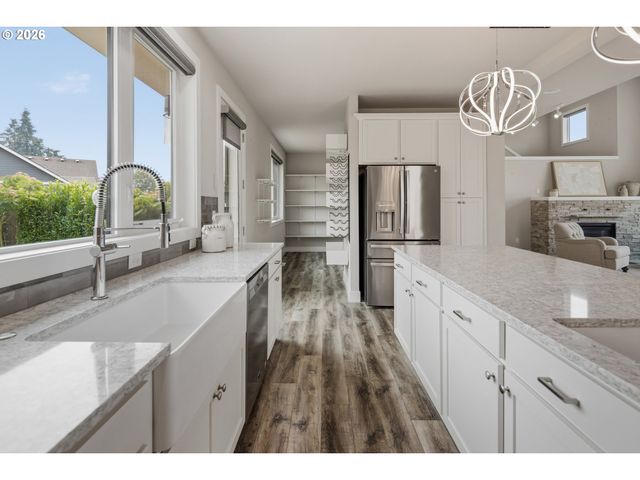 16378 HUNTER Ave, Oregon City, OR 97045