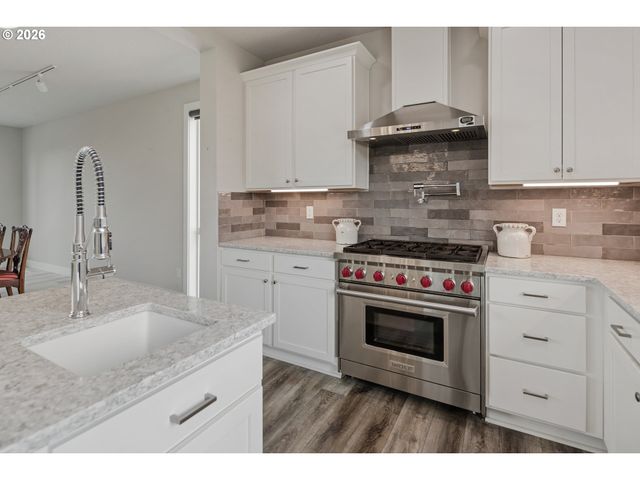 16378 HUNTER Ave, Oregon City, OR 97045