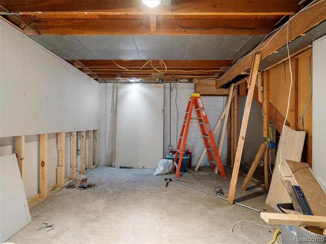 39488 Lanse Creuse Street, Harrison Twp, MI 48045