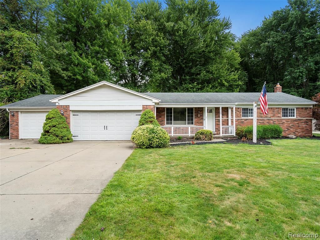 39488 Lanse Creuse Street, Harrison Twp, MI 48045