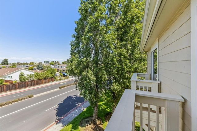 1006 Stern Lane, Foster City, CA 94404