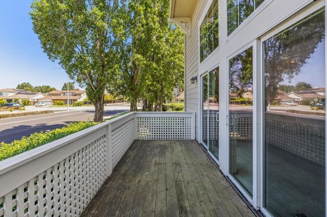 1006 Stern Lane, Foster City, CA 94404