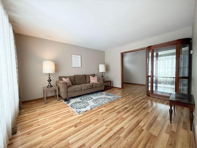 330 N Fairfield Avenue, Lombard, IL 60148