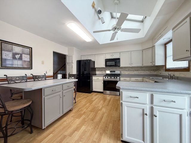 330 N Fairfield Avenue, Lombard, IL 60148