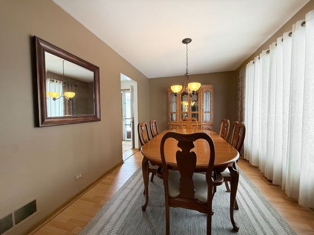 330 N Fairfield Avenue, Lombard, IL 60148