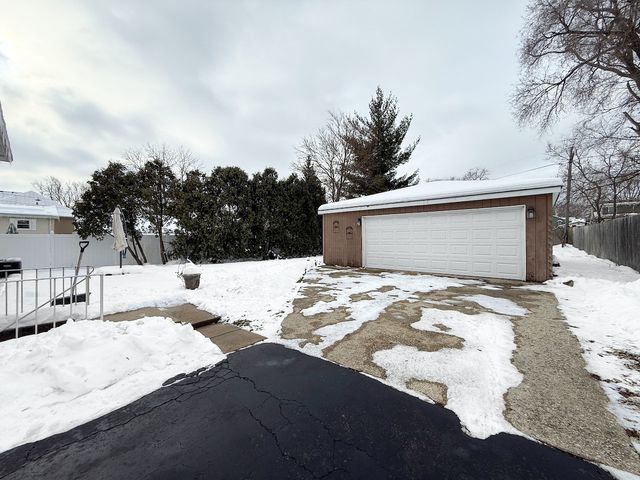 330 N Fairfield Avenue, Lombard, IL 60148