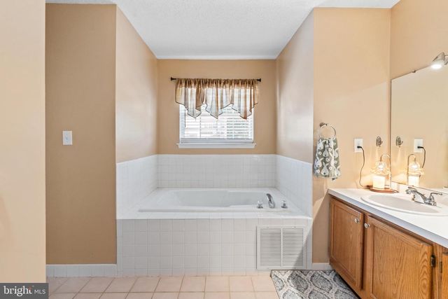 4202 NORMA PL, Toms River, NJ 08755