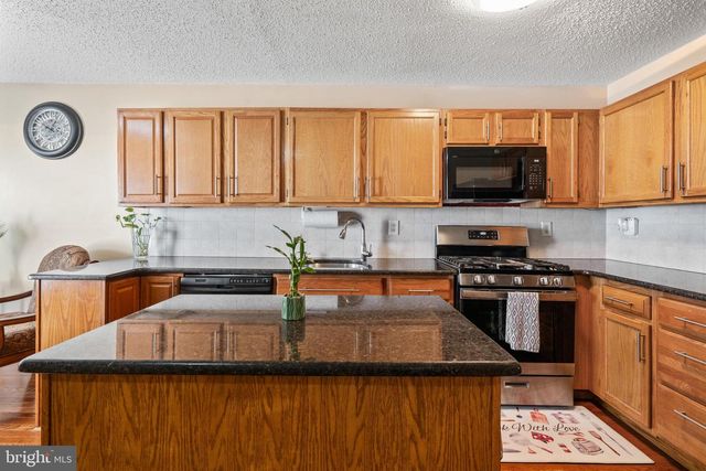 4202 NORMA PL, Toms River, NJ 08755