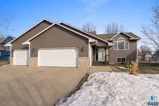 220 W Greenwood St Street, Brandon, SD 57005