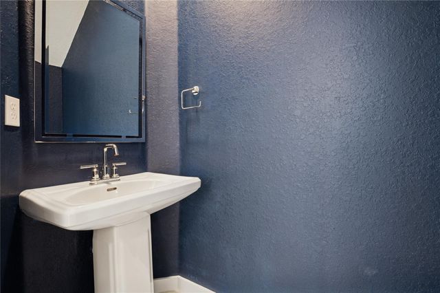 180 SE 5th Ct, Deerfield Beach, FL 33441