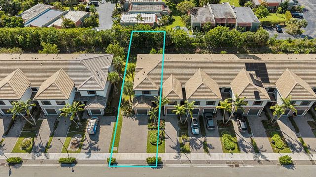 180 SE 5th Ct, Deerfield Beach, FL 33441