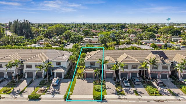 180 SE 5th Ct, Deerfield Beach, FL 33441