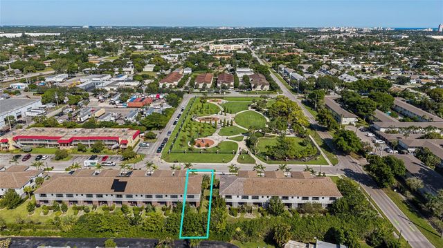 180 SE 5th Ct, Deerfield Beach, FL 33441