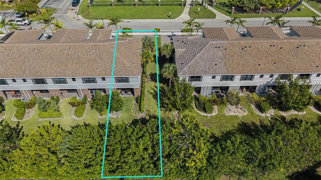 180 SE 5th Ct, Deerfield Beach, FL 33441