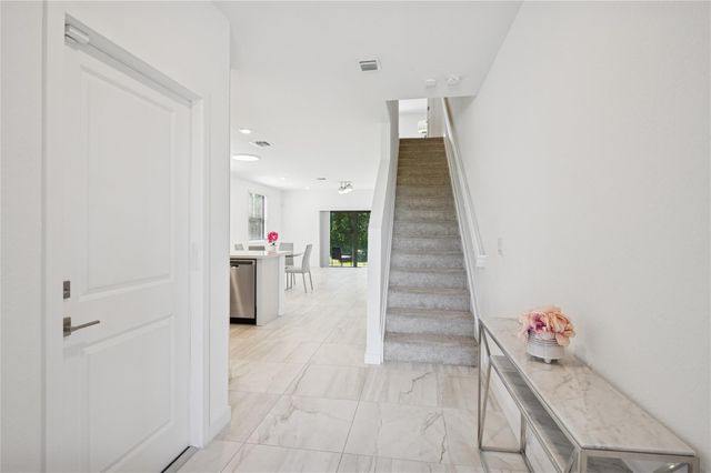 180 SE 5th Ct, Deerfield Beach, FL 33441