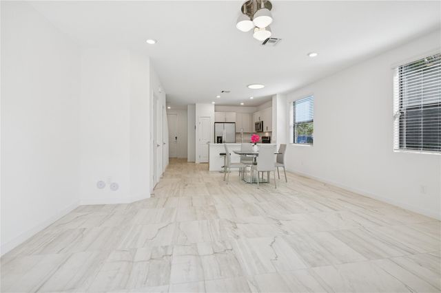 180 SE 5th Ct, Deerfield Beach, FL 33441