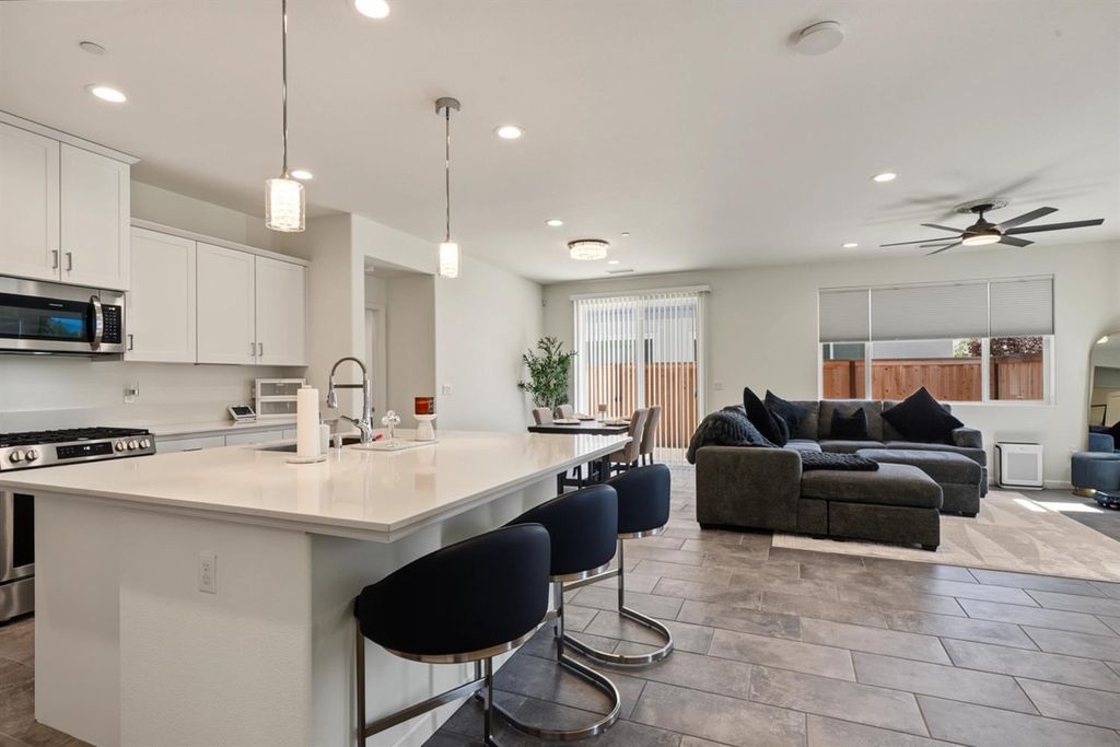 Image 12 of property listing at 777 Josephine Avenue, Madera, CA 93636