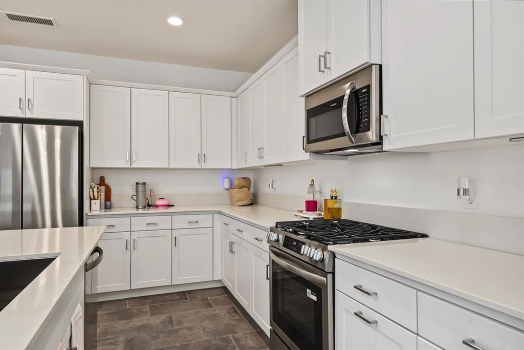 Image 15 of property listing at 777 Josephine Avenue, Madera, CA 93636