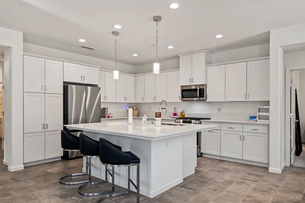 Image 16 of property listing at 777 Josephine Avenue, Madera, CA 93636