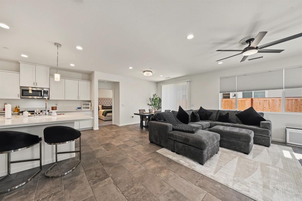 Image 17 of property listing at 777 Josephine Avenue, Madera, CA 93636