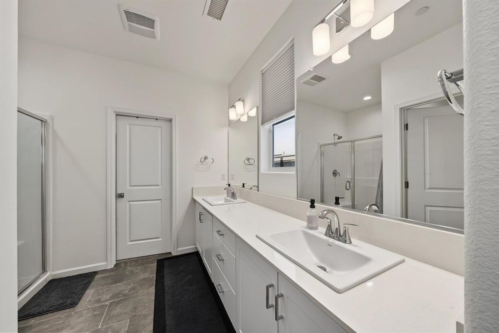 Image 27 of property listing at 777 Josephine Avenue, Madera, CA 93636