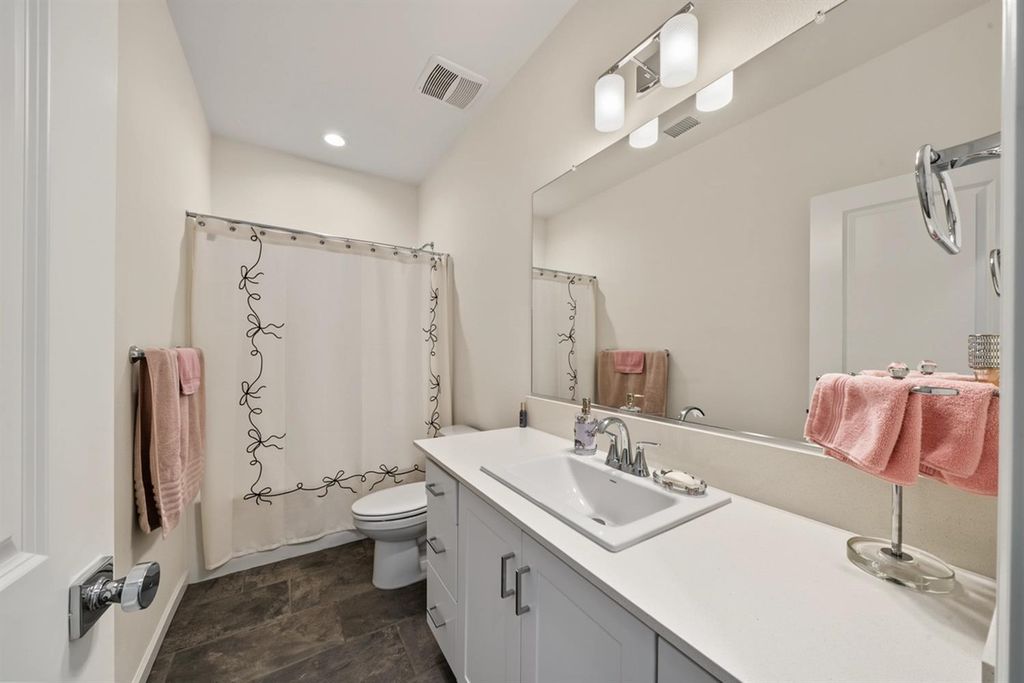 Image 31 of property listing at 777 Josephine Avenue, Madera, CA 93636