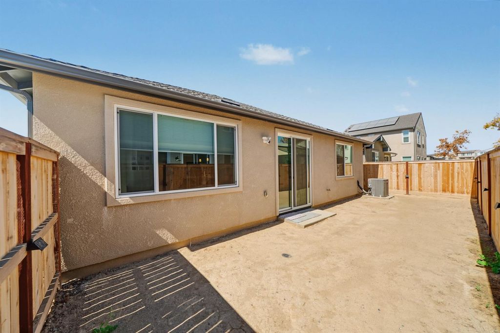 Image 32 of property listing at 777 Josephine Avenue, Madera, CA 93636