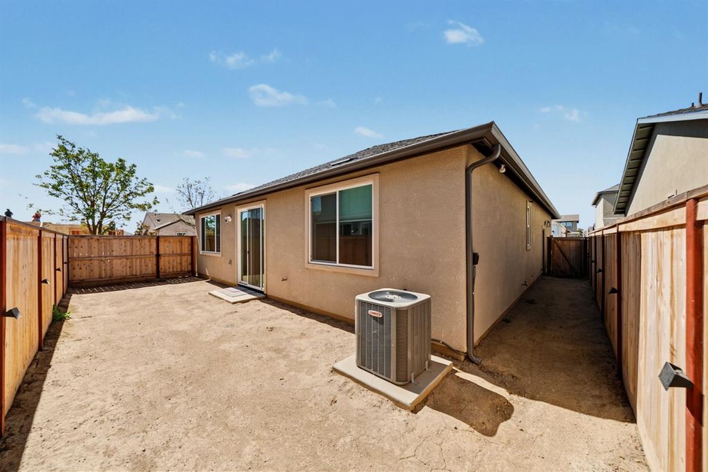 Image 33 of property listing at 777 Josephine Avenue, Madera, CA 93636