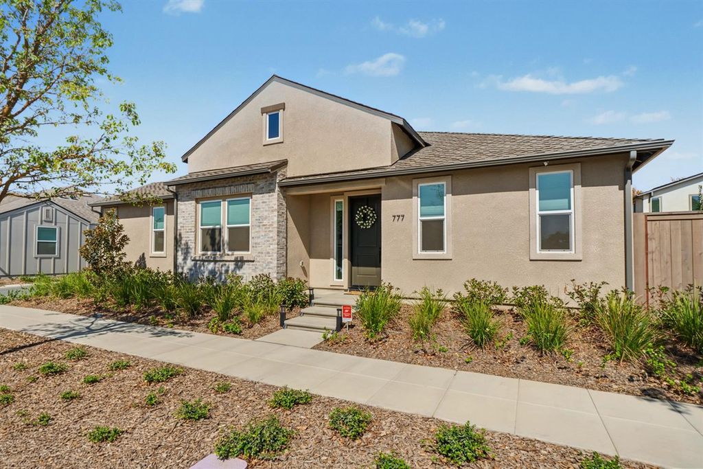 Image 5 of property listing at 777 Josephine Avenue, Madera, CA 93636
