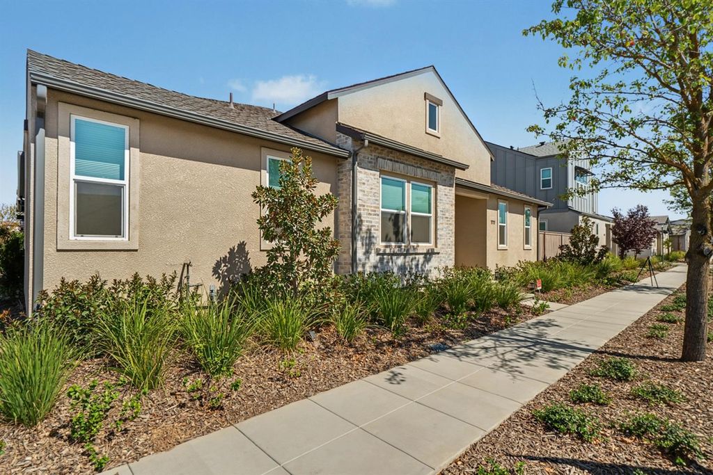 Image 6 of property listing at 777 Josephine Avenue, Madera, CA 93636