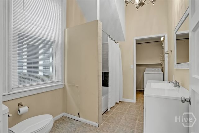 111 E 39th Street, Savannah, GA 31401