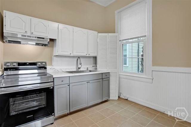 111 E 39th Street, Savannah, GA 31401
