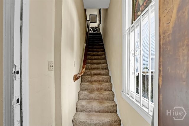 111 E 39th Street, Savannah, GA 31401