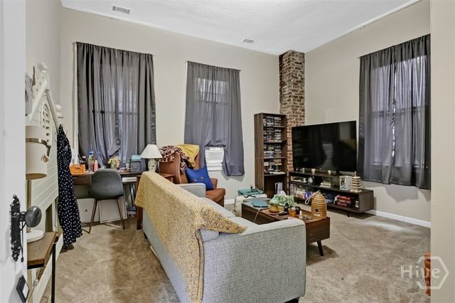 111 E 39th Street, Savannah, GA 31401