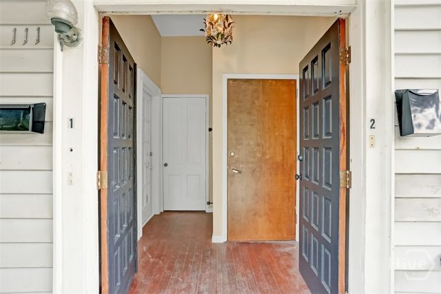 111 E 39th Street, Savannah, GA 31401