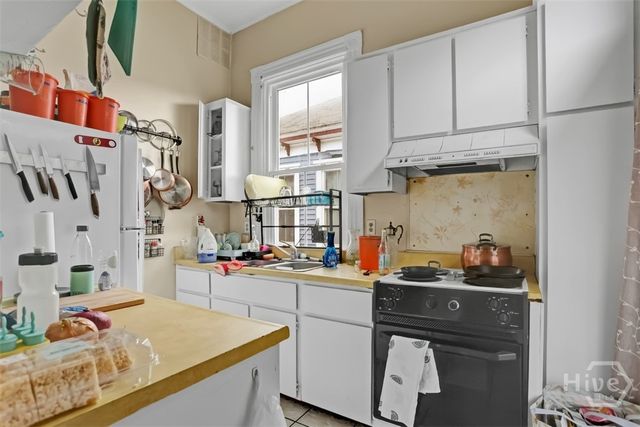 111 E 39th Street, Savannah, GA 31401