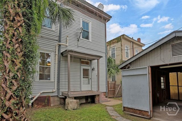 111 E 39th Street, Savannah, GA 31401