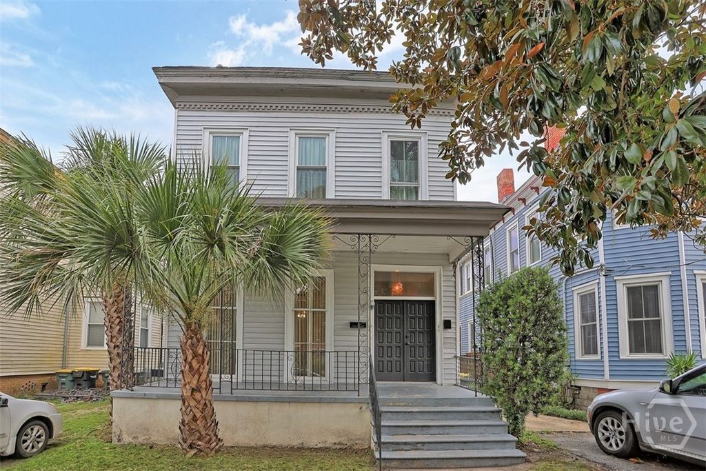 111 E 39th Street, Savannah, GA 31401